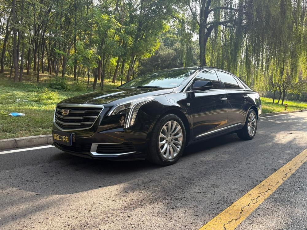 Cadillac XTS 2018 — фото автомобиля 1