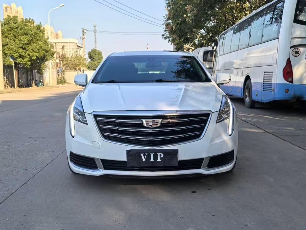 Cadillac XTS 2018 — фото автомобиля 1