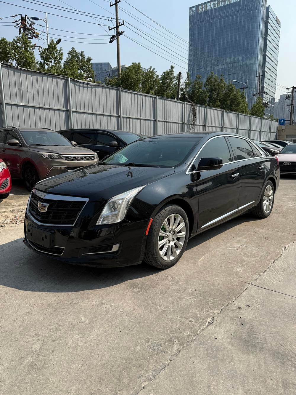 Cadillac XTS 2017 — фото автомобиля