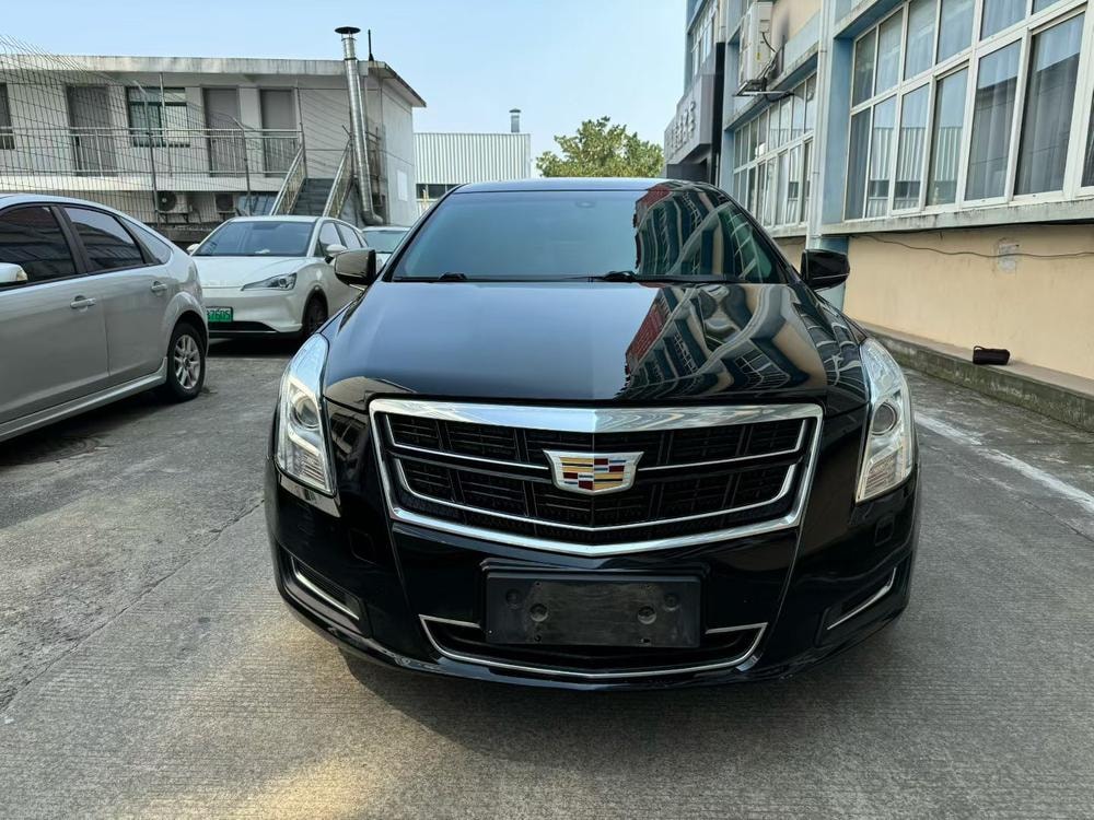 Cadillac XTS 2017 — фото автомобиля 1