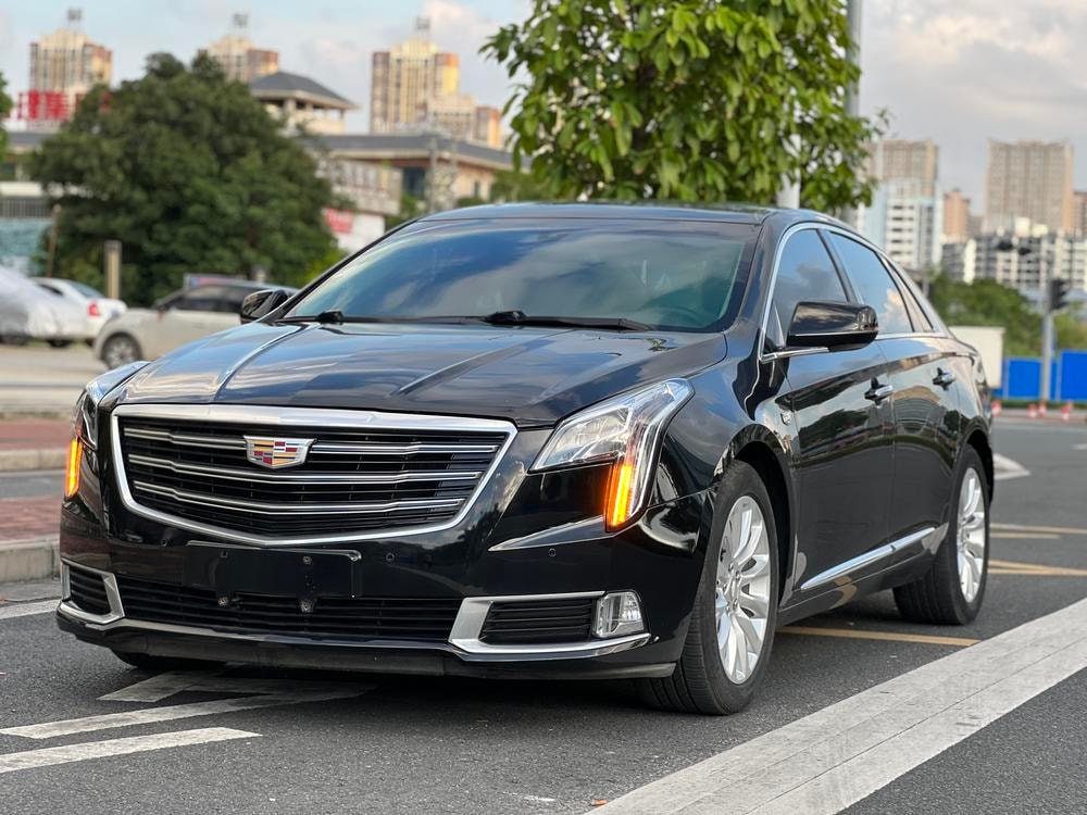 Cadillac XTS 2018 — фото автомобиля 1