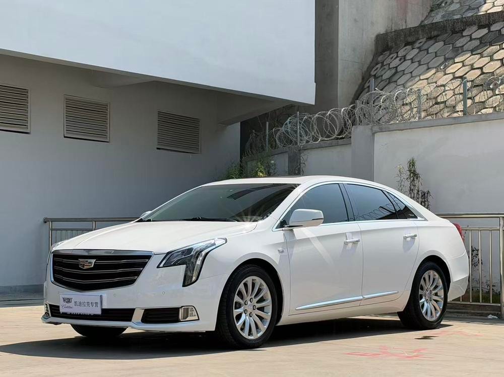 Cadillac XTS 2018 — фото автомобиля