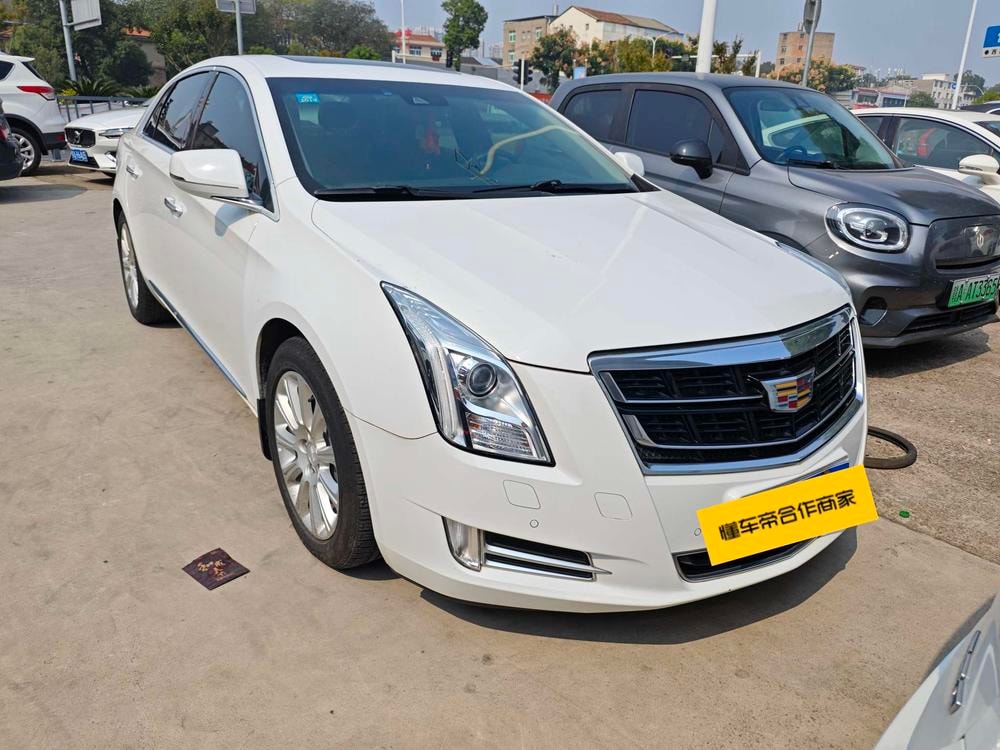 Cadillac XTS 2017 — фото автомобиля