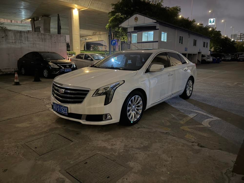 Cadillac XTS 2018 — фото автомобиля