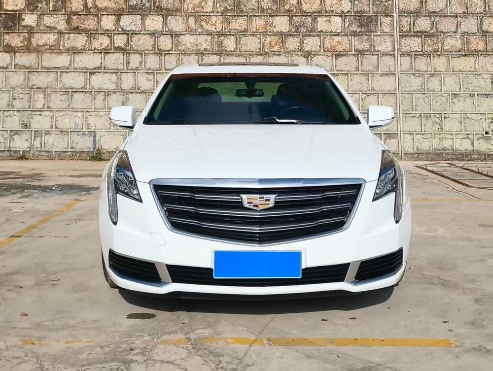 Cadillac XTS 2018 — фото автомобиля