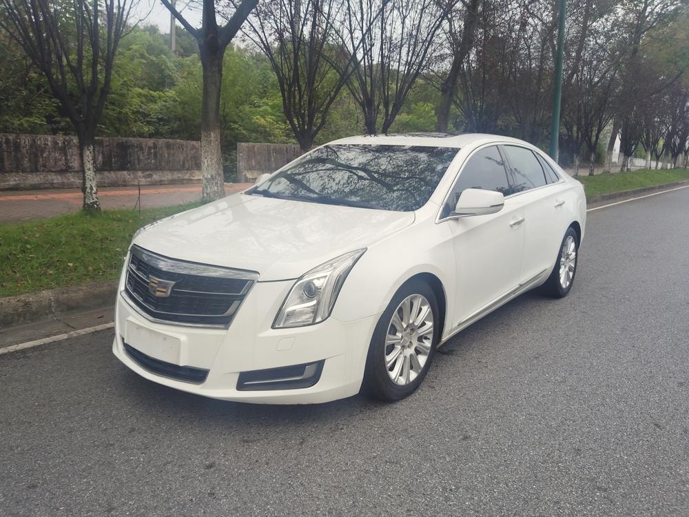 Cadillac XTS 2016 — фото автомобиля
