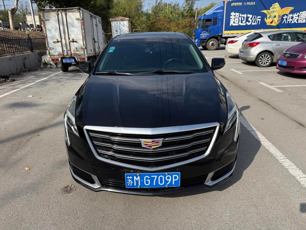 Cadillac XTS 2018 — фото автомобиля