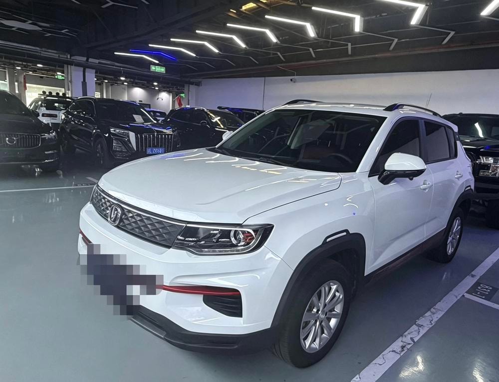 Changan CS35 PLUS 2022 — фото автомобиля