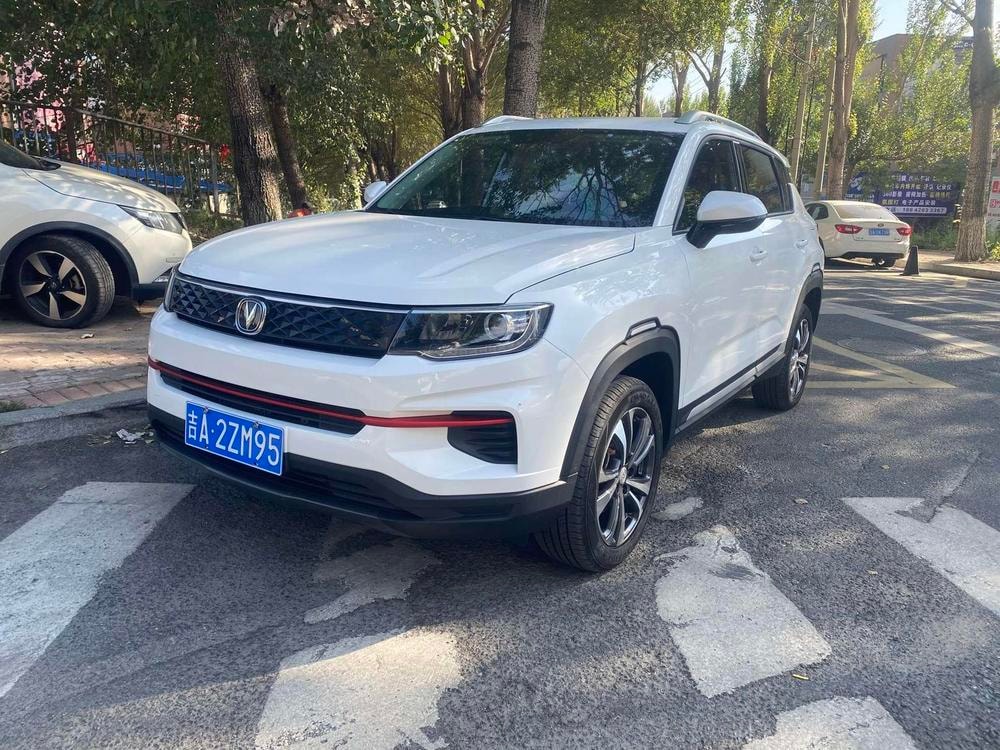 Changan CS35 PLUS 2022 — фото автомобиля