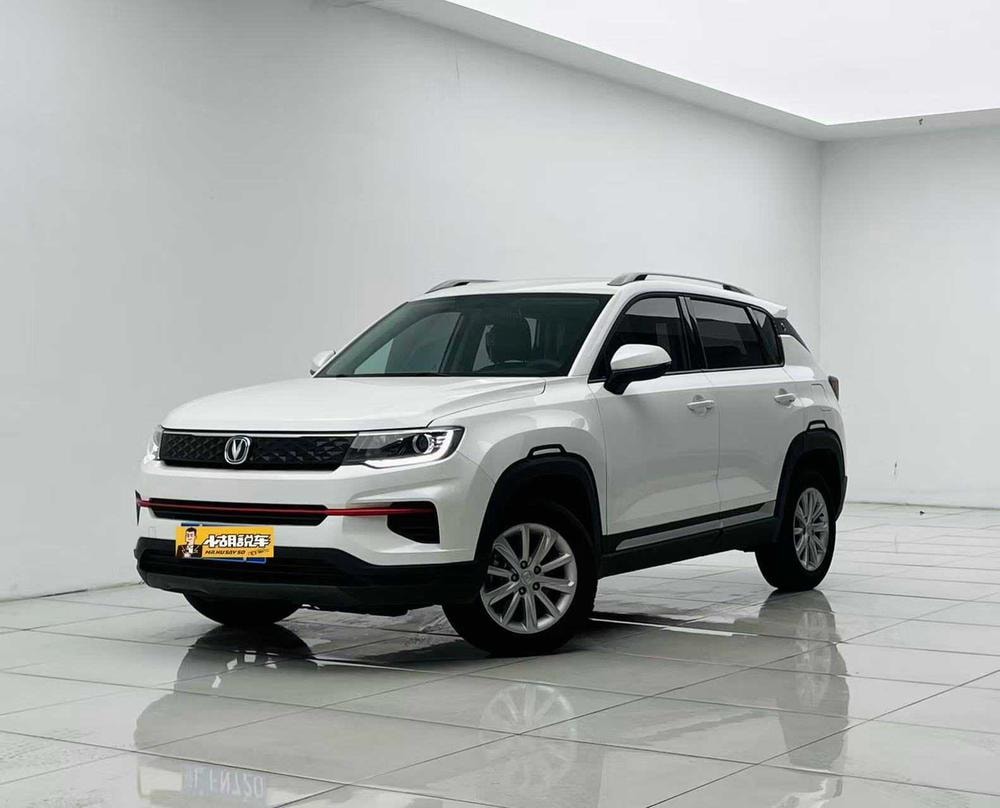 Changan CS35 PLUS 2021 — фото автомобиля 1