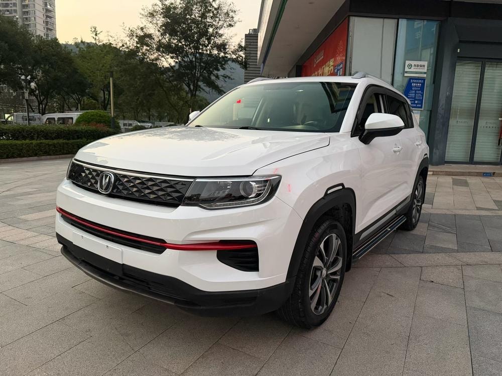 Changan CS35 PLUS 2021 — фото автомобиля 1