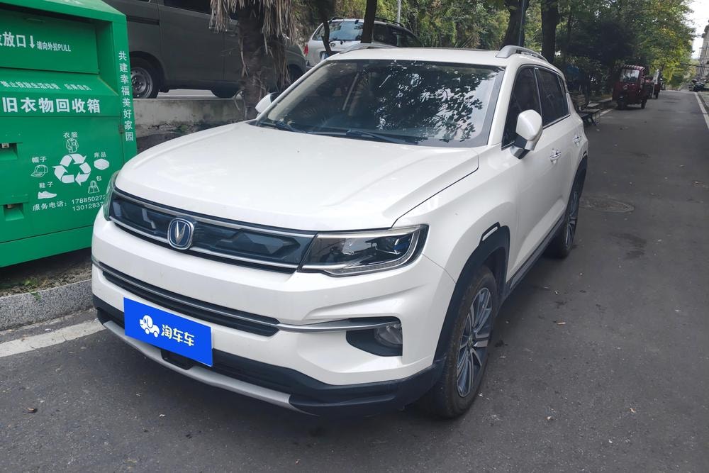 Changan CS35 PLUS 2018 — фото автомобиля
