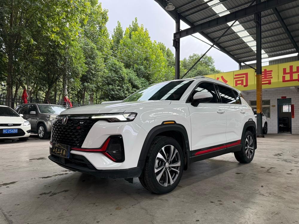 Changan CS35 PLUS 2021 — фото автомобиля