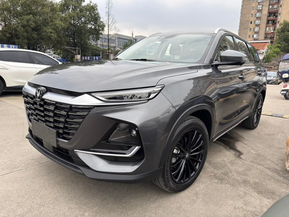Changan CS75 2025 — фото автомобиля 1