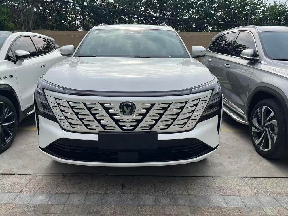 Changan CS75 PLUS 2025 — фото автомобиля 1