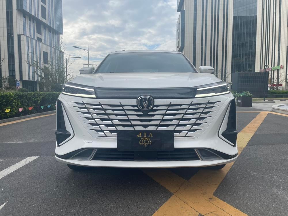Changan CS75 PLUS 2023 — фото автомобиля 1