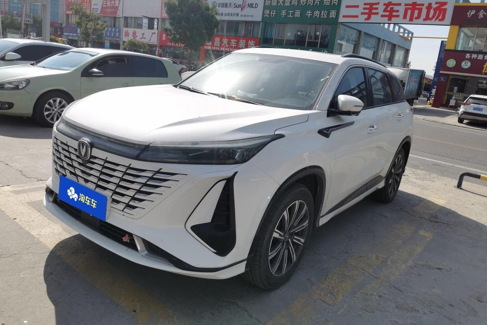 Changan CS75 PLUS 2023 — фото автомобиля 1