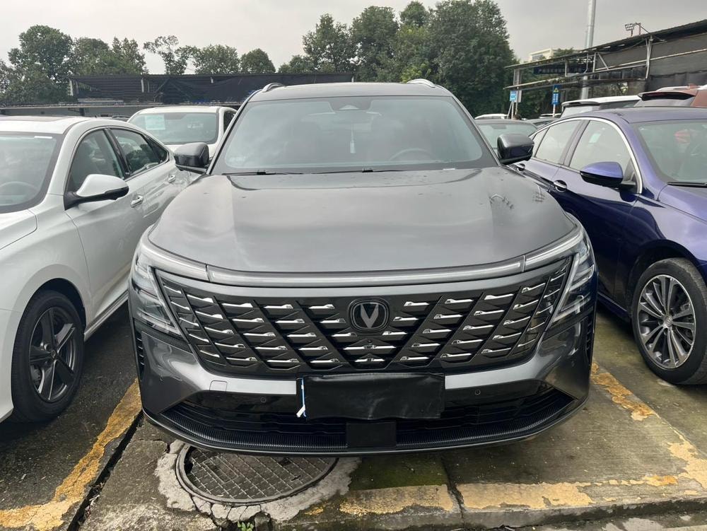 Changan CS75 PLUS 2025 — фото автомобиля 1