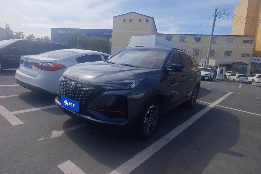 Changan CS75 PLUS 2022 — фото автомобиля 1