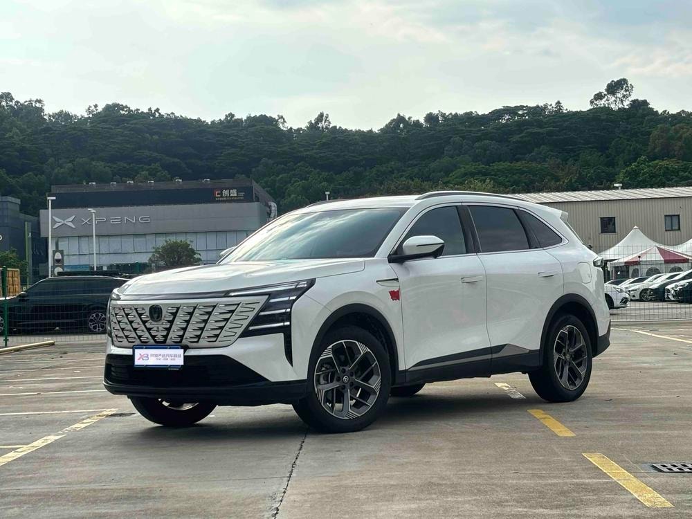Changan CS75 PLUS 2025 — фото автомобиля