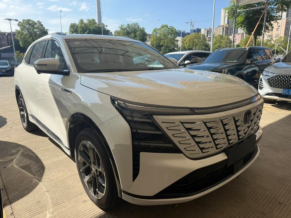 Changan CS75 PLUS 2025 — фото автомобиля