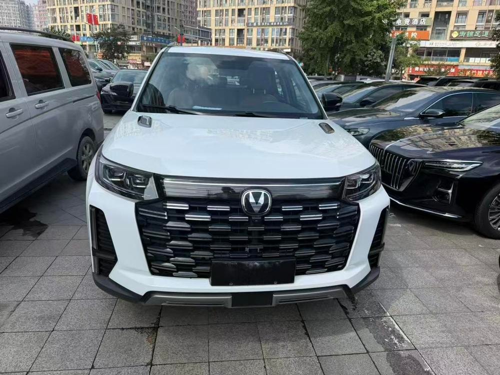Changan CS95 2023 — фото автомобиля 1