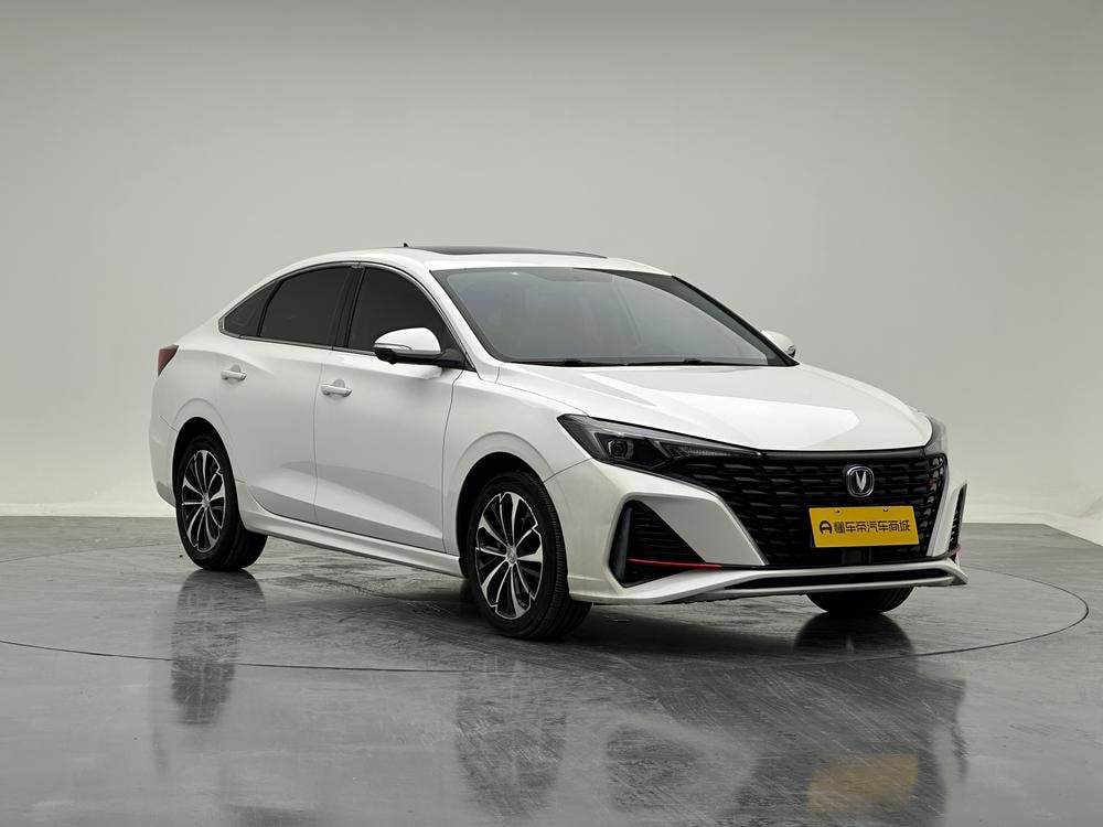 Changan Eado 2022 — фото автомобиля 1