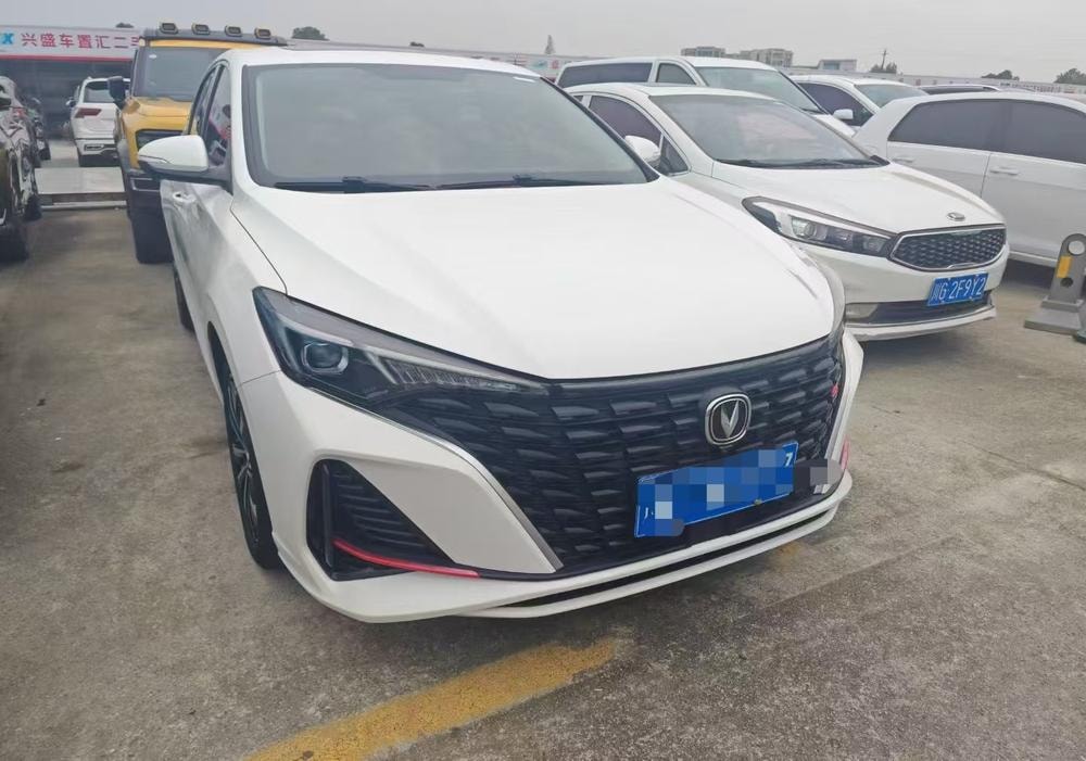Changan Eado 2022 — фото автомобиля