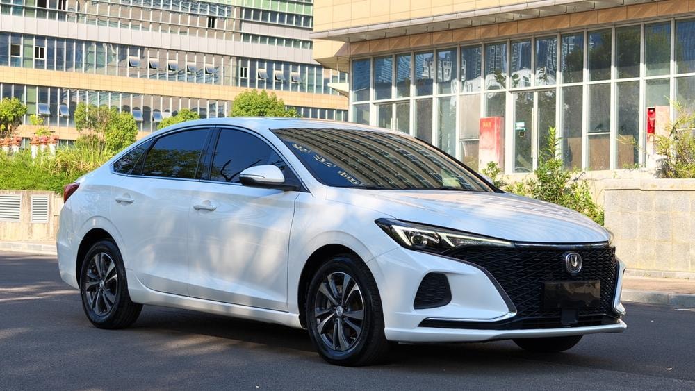 Changan Eado 2020 — фото автомобиля