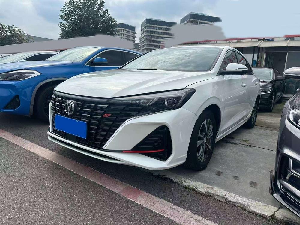 Changan Eado 2022 — фото автомобиля