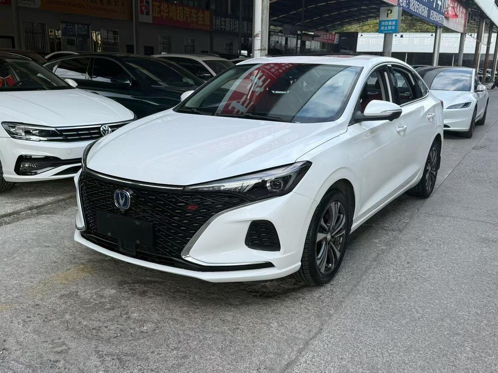 Changan Eado 2020 — фото автомобиля 1
