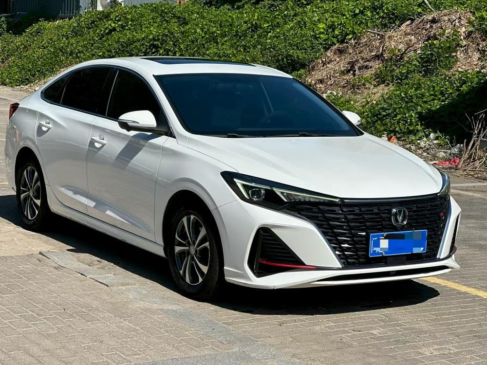Changan Eado 2022 — фото автомобиля