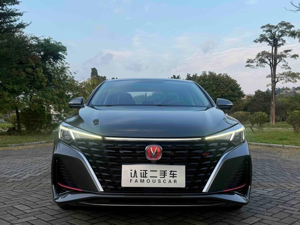 Changan Eado 2021 — фото автомобиля 1