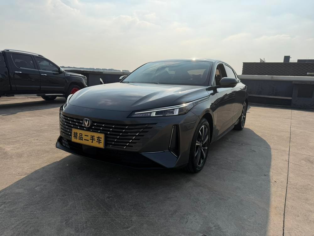 Changan Eado 2025 — фото автомобиля 1