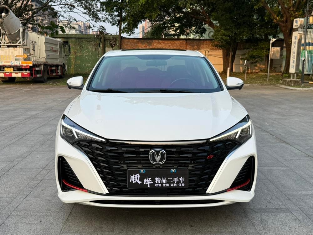 Changan Eado 2024 — фото автомобиля 1