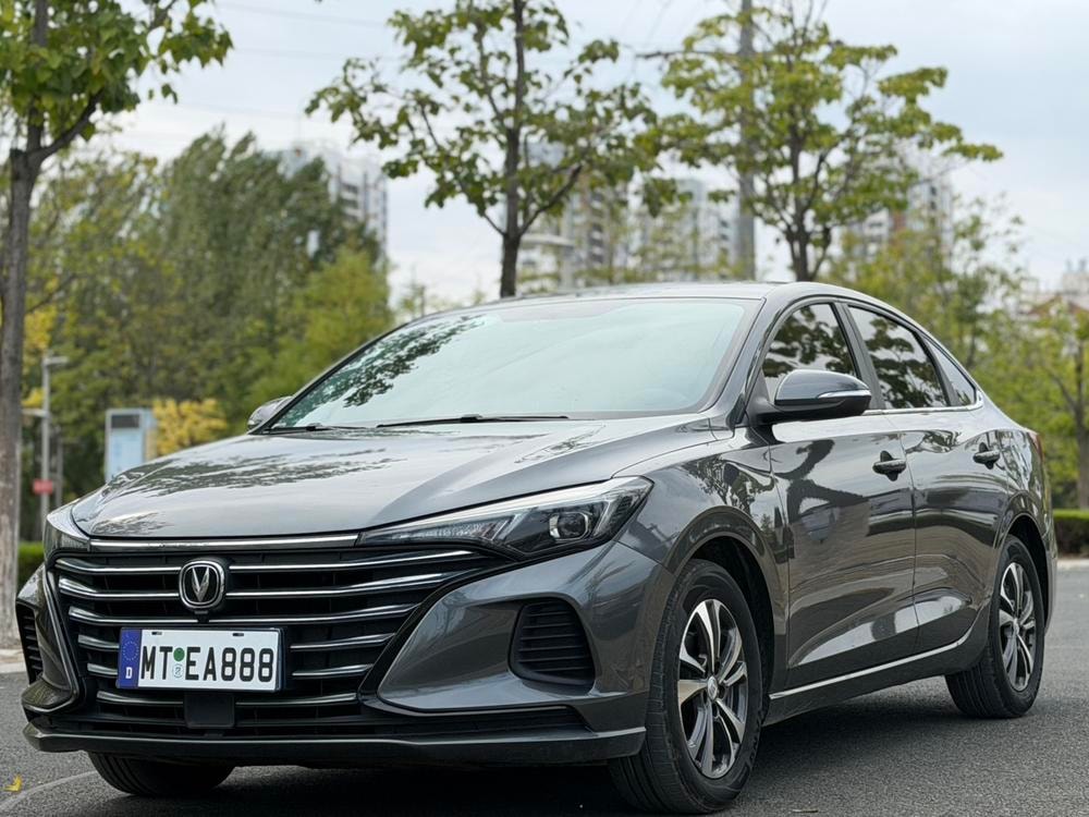 Changan Eado 2022 — фото автомобиля 1