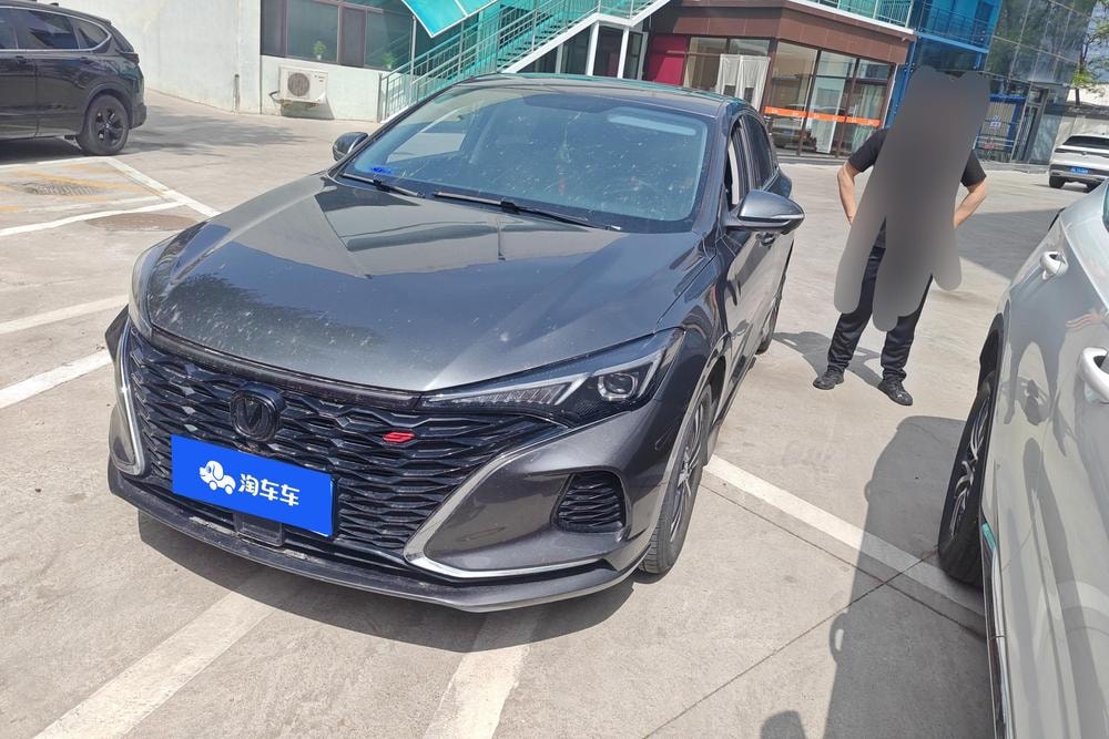 Changan Eado 2021 — фото автомобиля 1