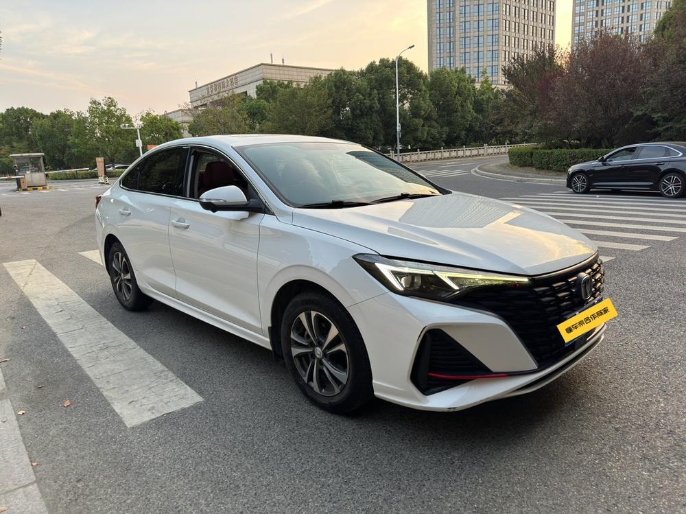 Changan Eado 2023 — фото автомобиля