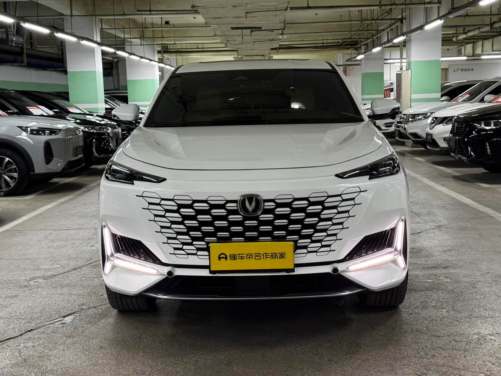 Changan UNI-K 2021 — фото автомобиля 1