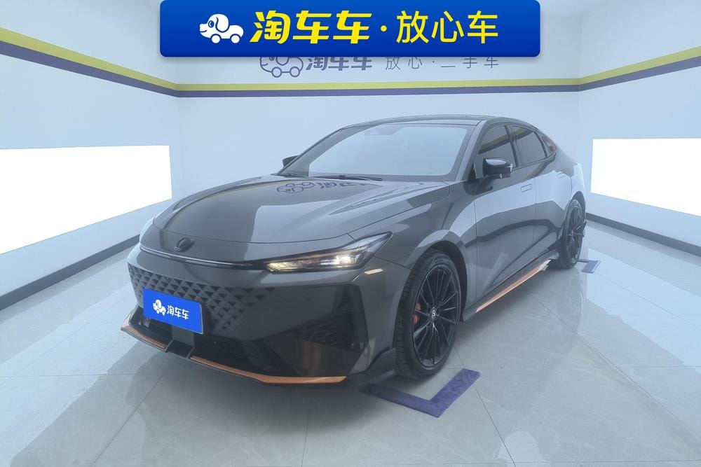 Changan UNI-V 2024 — фото автомобиля