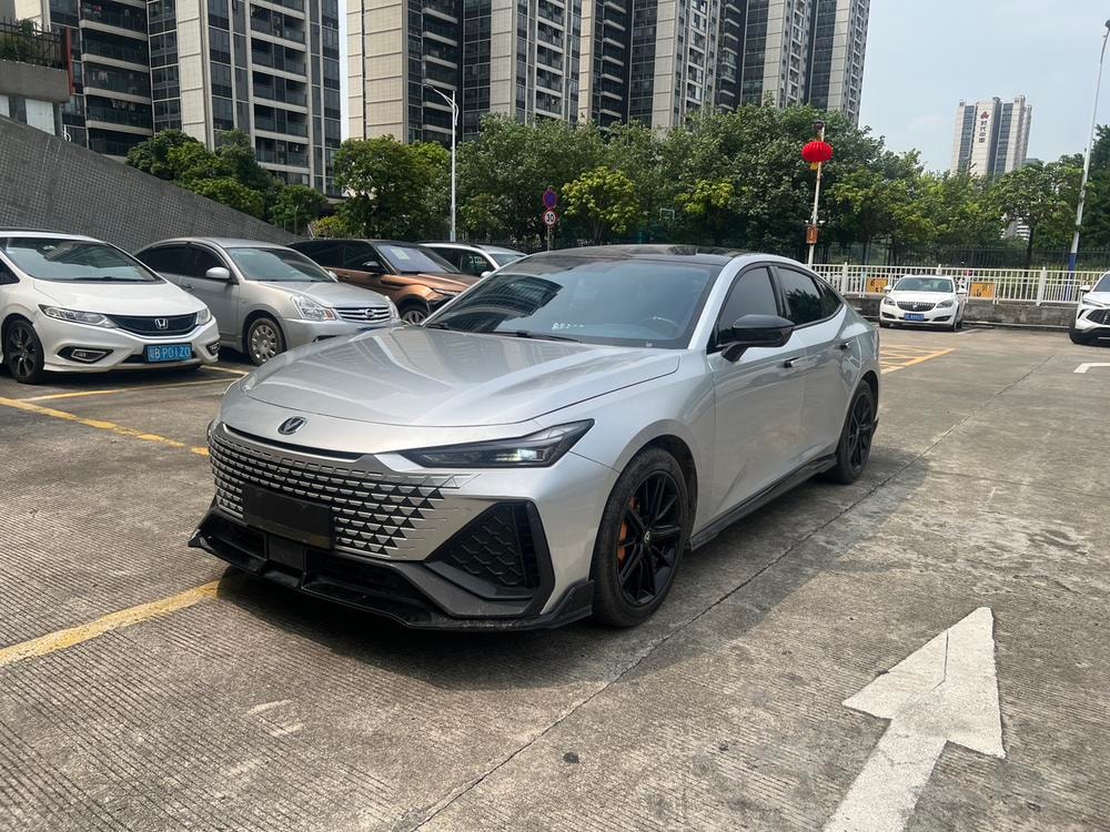 Changan UNI-V 2023 — фото автомобиля