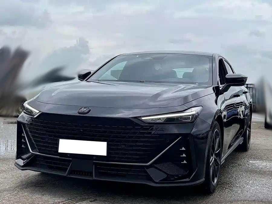 Changan UNI-V 2023 — фото автомобиля