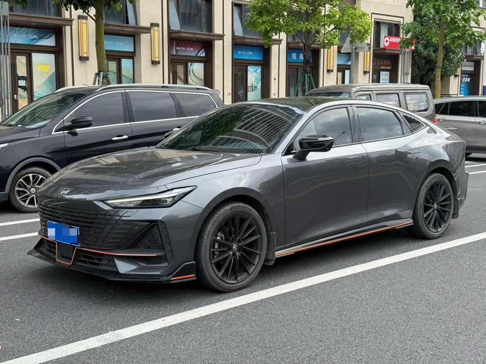 Changan UNI-V 2022 — фото автомобиля