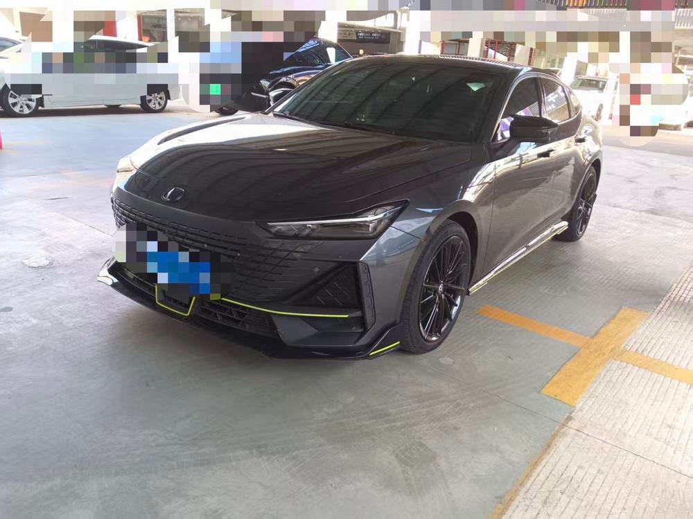 Changan UNI-V 2022 — фото автомобиля