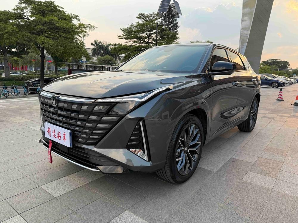Changan UNI-Z 2025 — фото автомобиля 1