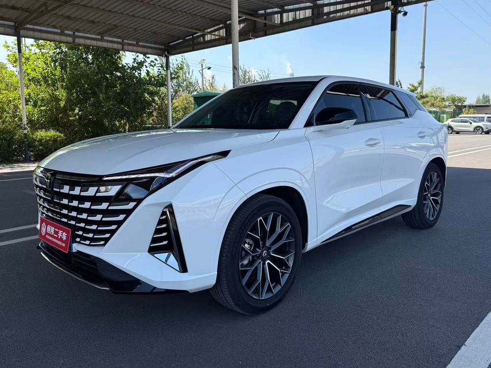 Changan UNI-Z 2025 — фото автомобиля 1