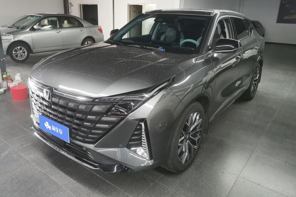Changan UNI-Z 2025 — фото автомобиля