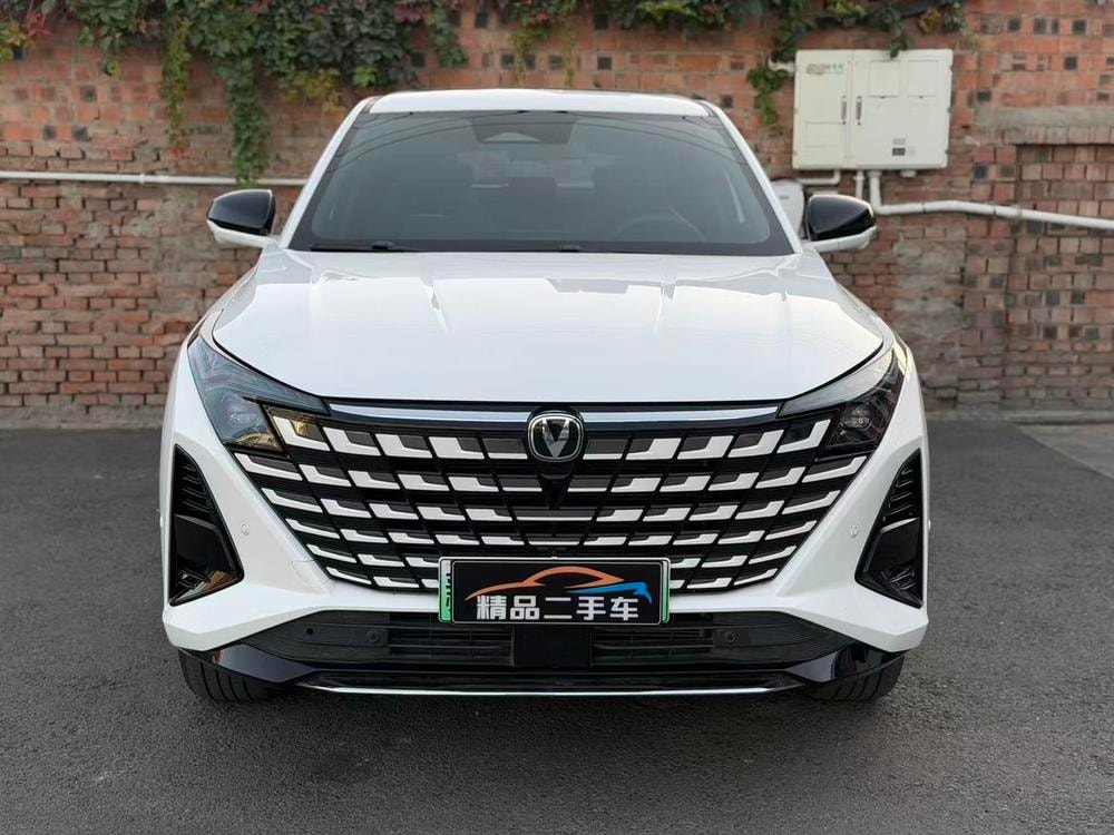 Changan UNI-Z PHEV 2026 — фото автомобиля