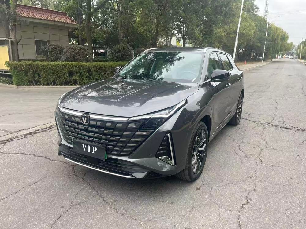 Changan UNI-Z PHEV 2025 — фото автомобиля