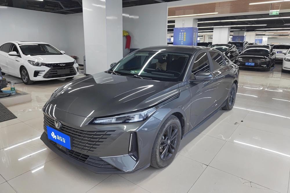 Changan Yida 2023 — фото автомобиля